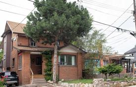 Maison en ville – York, Toronto, Ontario,  Canada. C$1,270,000