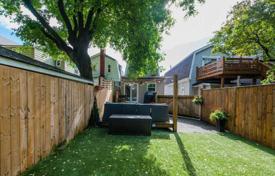 2 pièces maison en ville à East York, Canada. C$1,430,000