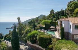 Villa – Théoule-sur-Mer, Côte d'Azur, France. 2,950,000 €