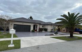 Maison en ville – Hialeah, Floride, Etats-Unis. $849,000