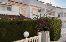 Maison en ville – Torrevieja, Valence, Espagne. 229,000 €