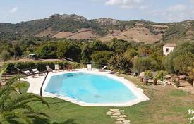 Villa – Baja Sardinia, Sardaigne, Italie. 5,900 € par semaine