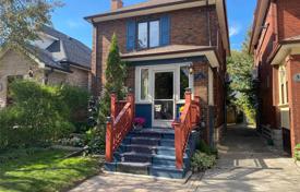 3 pièces maison en ville à Etobicoke, Canada. C$1,494,000