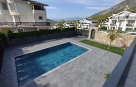 Maison individuelle élégante avec piscine privée à Mugla Fethiye. $1,193,000