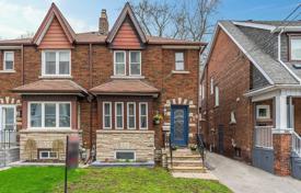 Maison mitoyenne – Davisville Avenue, Old Toronto, Toronto,  Ontario,   Canada. C$1,228,000