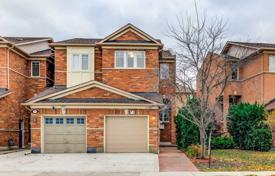 3 pièces maison mitoyenne à North York, Canada. C$1,193,000