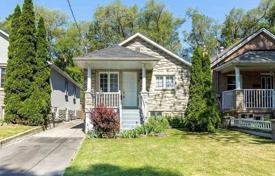 4 pièces maison en ville en York, Canada. C$961,000