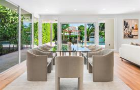 Maison en ville – Miami Beach, Floride, Etats-Unis. $3,790,000