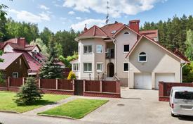 Maison de campagne – Minsk, Belorussia. $640,000