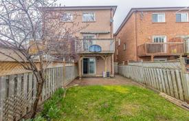 9 pièces maison mitoyenne en York, Canada. C$1,402,000