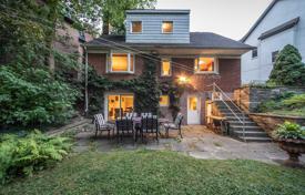 3 pièces maison en ville à Etobicoke, Canada. C$2,343,000