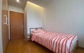 3 pièces appartement en copropriété à Phra Khanong, Thaïlande. 276,000 €