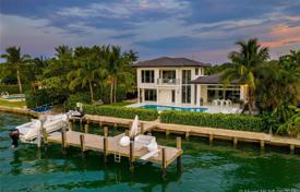 7 pièces villa 438 m² à Miami Beach, Etats-Unis. 3,501,000 €