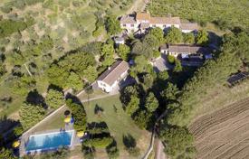 5 pièces villa 800 m² à Cortona, Italie. 980,000 €
