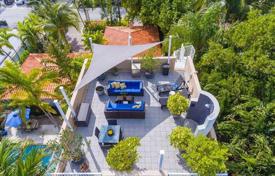 Villa – Fort Lauderdale, Floride, Etats-Unis. $1,995,000
