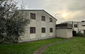Maison en ville – Medulin, Comté d'Istrie, Croatie. 700,000 €