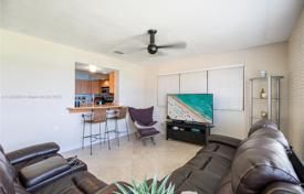 Maison en ville – North Miami Beach, Floride, Etats-Unis. $1,625,000