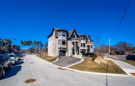 4 pièces maison en ville à Etobicoke, Canada. C$1,838,000