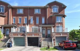 3 pièces maison mitoyenne en York, Canada. C$1,082,000