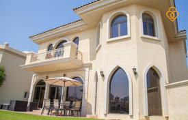 Villa – Dubai, Émirats arabes unis. 6,600 € par semaine