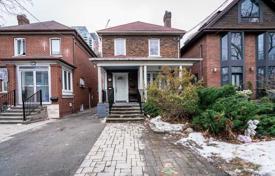 Maison en ville – Roselawn Avenue, Old Toronto, Toronto,  Ontario,   Canada. C$2,490,000