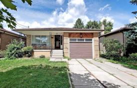 4 pièces maison en ville à North York, Canada. C$1,293,000