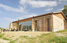 Villa – Dordogne, France. 7,400 € par semaine