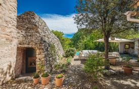Maison de campagne – Ménerbes, Provence-Alpes-Côte d'Azur, France. 1,875,000 €