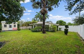 Maison en ville – Hallandale Beach, Floride, Etats-Unis. $699,000