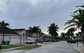 Maison en ville – West End, Miami, Floride,  Etats-Unis. $720,000