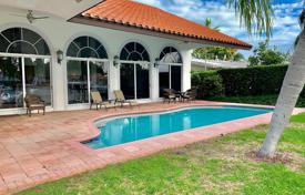 Villa – North Miami, Floride, Etats-Unis. $1,750,000