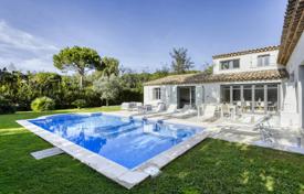 5 pièces villa à Saint Tropez, France. 25,000 € par semaine