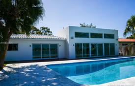 5 pièces villa 340 m² à Miami Beach, Etats-Unis. 3,679,000 €