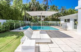 7 pièces villa 253 m² à Key Biscayne, Etats-Unis. $2,495,000