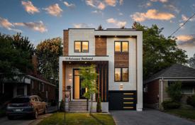 4 pièces maison en ville à East York, Canada. C$2,333,000