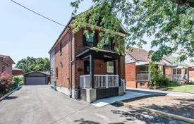 5 pièces maison en ville en York, Canada. C$1,261,000