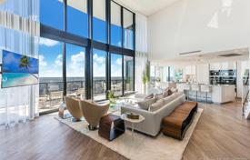 3 pièces appartement dans un nouvel immeuble 395 m² à Collins Avenue, Etats-Unis. 4,243,000 €