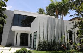 Villa – Miami, Floride, Etats-Unis. $2,100,000