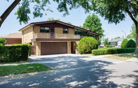 4 pièces maison en ville à Etobicoke, Canada. C$1,914,000