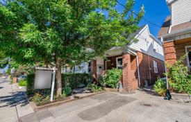 3 pièces maison mitoyenne à East York, Canada. C$1,144,000