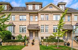 4 pièces maison mitoyenne à Etobicoke, Canada. C$1,255,000