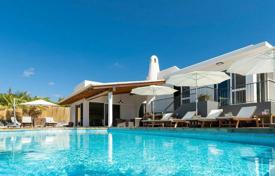 Villa – Adeje, Santa Cruz de Tenerife, Îles Canaries,  Espagne. 2,750,000 €