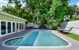 Villa – Surfside, Floride, Etats-Unis. $949,000