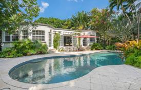 Villa – Lagorce Drive, Miami Beach, Floride,  Etats-Unis. $1,700,000