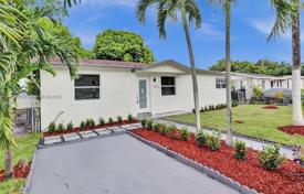 Maison en ville – Miami Gardens, Miami, Floride,  Etats-Unis. $535,000