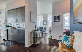 3 pièces appartement à Lake Shore Boulevard West, Canada. C$1,143,000