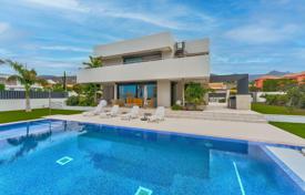 Villa – Playa Paraiso, Adeje, Santa Cruz de Tenerife,  Îles Canaries,   Espagne. 1,980,000 €