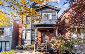 7 pièces maison en ville à Old Toronto, Canada. C$2,095,000