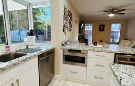 Maison en ville – Coral Gables, Floride, Etats-Unis. $1,620,000