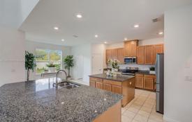 6 pièces maison en ville 464 m² à Kissimmee, Etats-Unis. $730,000
